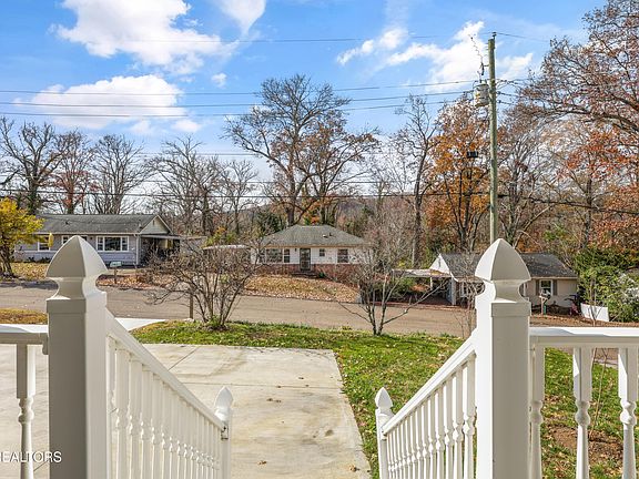 5th image of 1848 Buford St