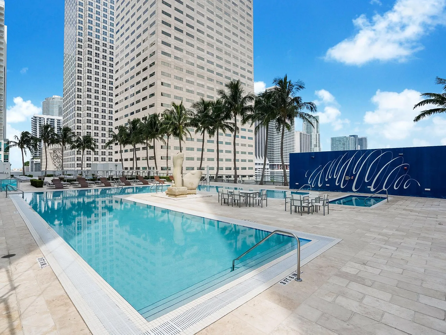 1 bed, 846 sqft, $2,990 — Photo 4