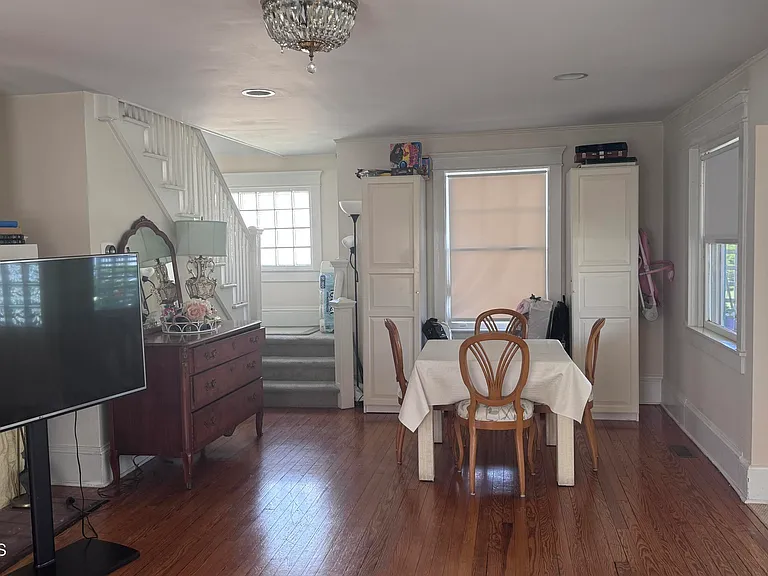 12 Elberon Ave — Photo 3