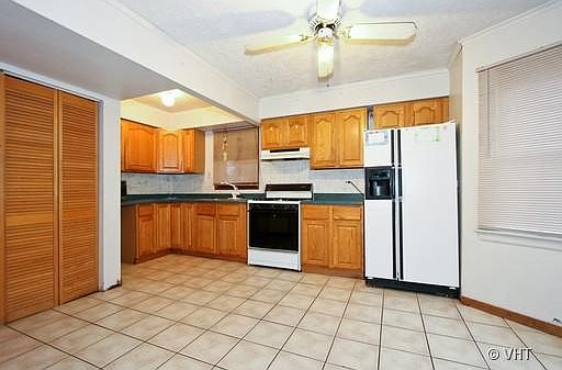3rd image of 9220 Menard Ave