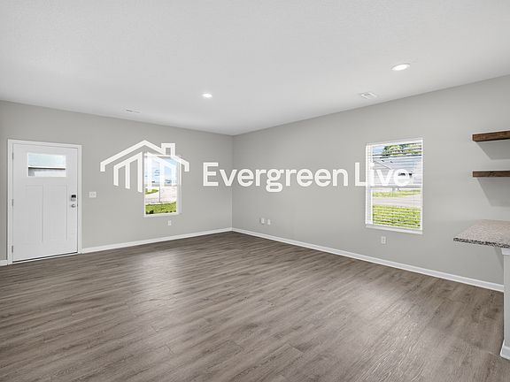 5th image of 141 Burlington Dr