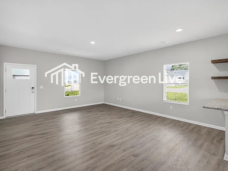 141 Burlington Dr — Photo 5