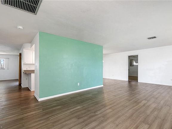 5th image of 1149 SW 44th St