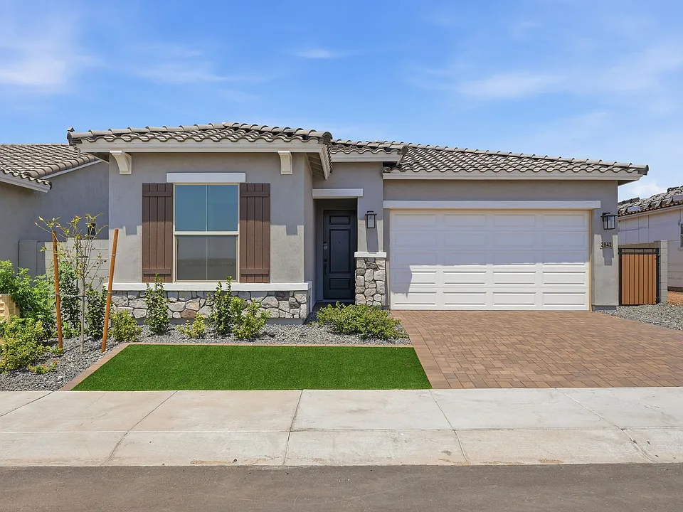 2942 E Manzanilla Ave