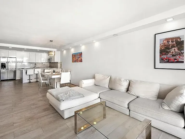 19390 Collins Ave #1519 — Photo 7