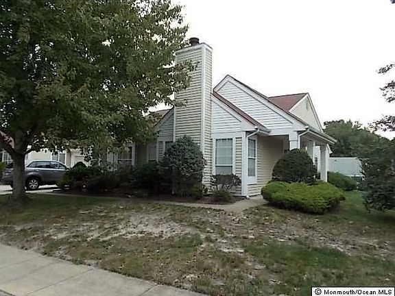 3rd image of 1047 Buckingham Drive #B