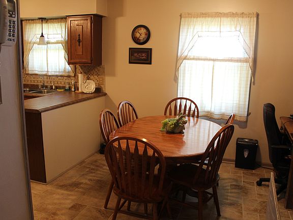 3rd image of 140 Ken Dr
