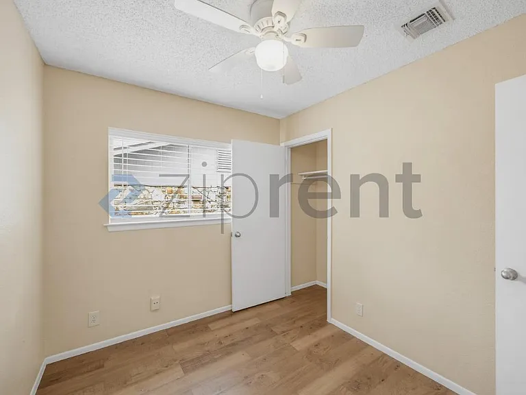 8318 Tuxford — Photo 20