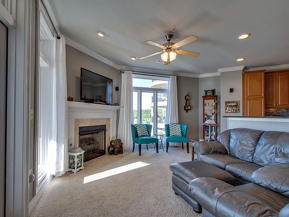 4th image of 400 Warioto Way APT 810