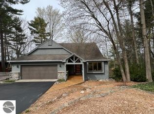 741 Bloomfield Rd, Traverse City, MI 49686