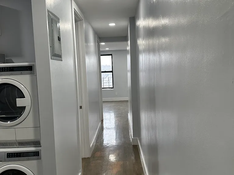 1987 Davidson Ave #10 — Photo 4