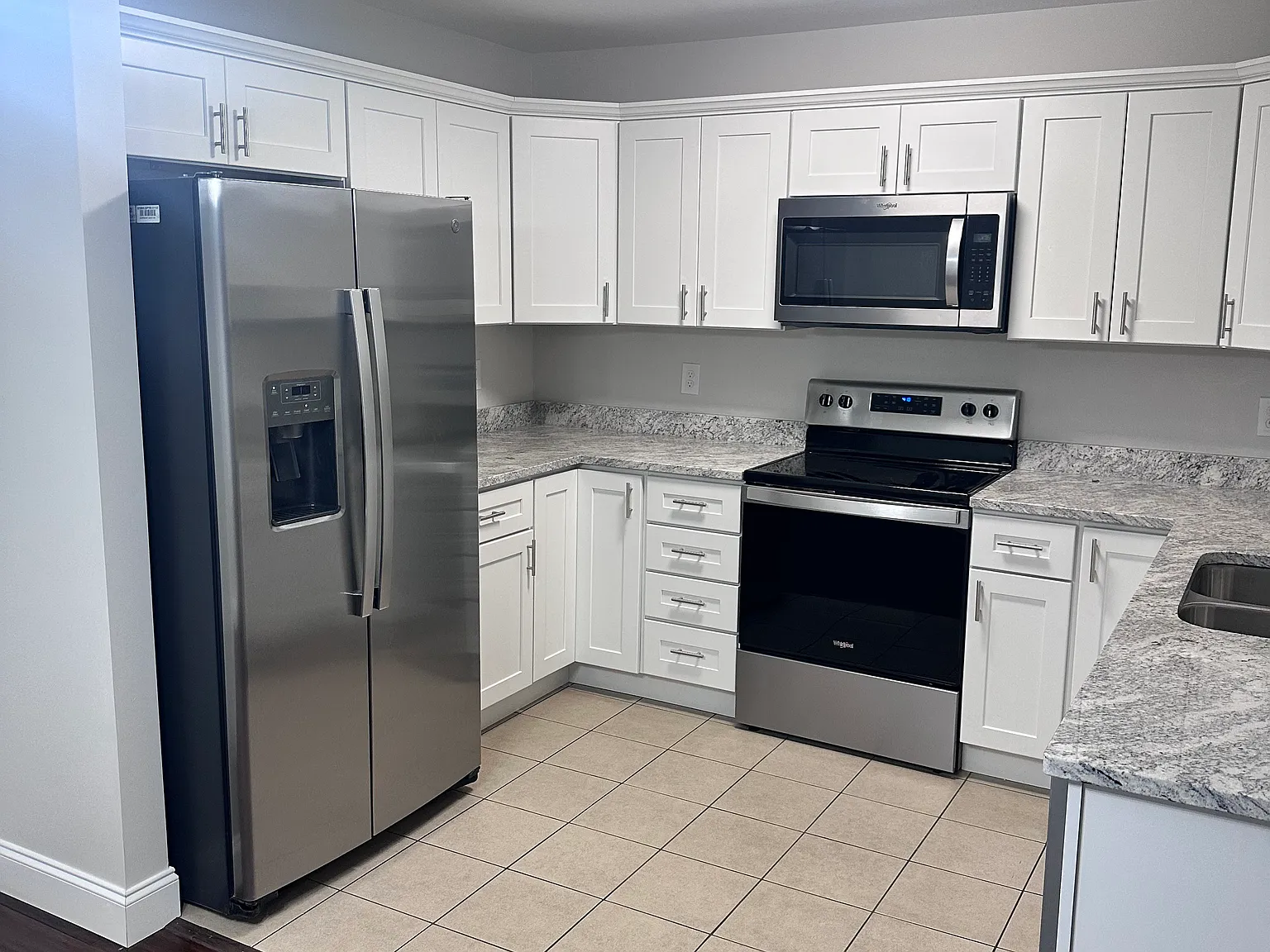 3 bed, 1200 sqft, $1,900 — Photo 4