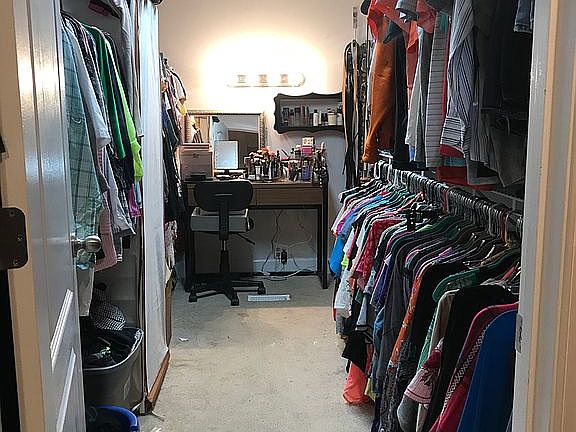 Master closet 