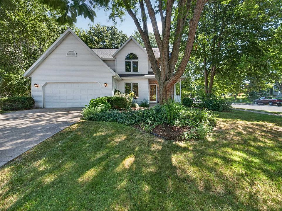 1st image of 873 Peregrine Cir