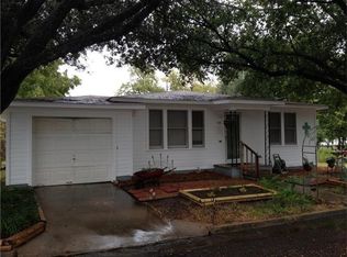 232 S Madison St, Giddings, TX 78942