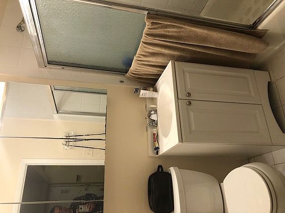 4th image of 7612 Grand Central Pkwy APT B1