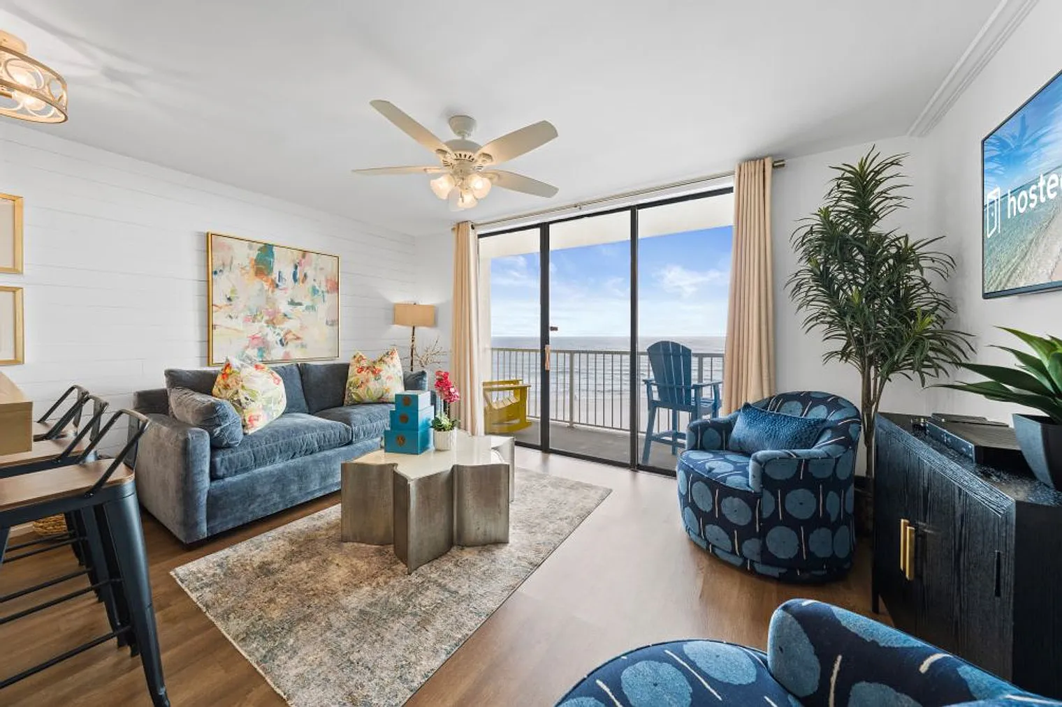 1 bed, 1.0 bath, 1076 sqft, $3,210 — Photo 2