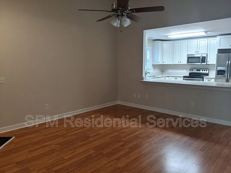 514 Foxwood Ln — Photo 4