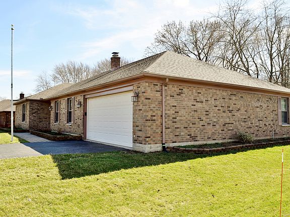 3rd image of 1548 Lindenhurst Dr
