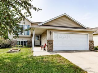833 50th St S, Fargo, ND 58103