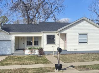 832 Featherston St, Cleburne, TX 76033