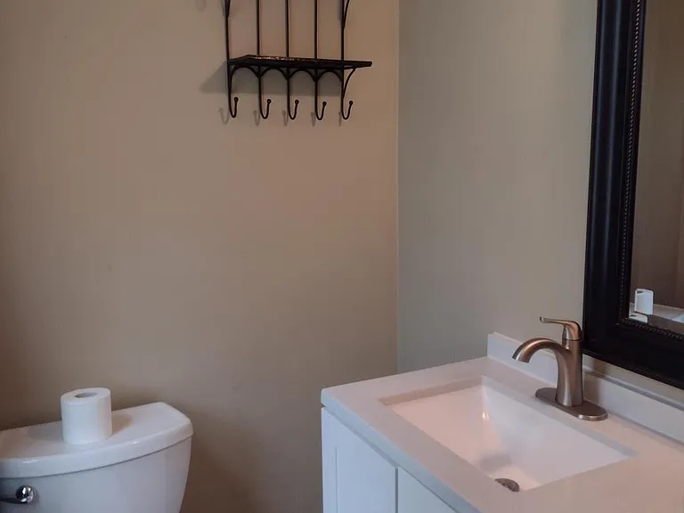 83 Avon Ln — Photo 15