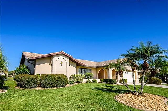 1st image of 221 Venezia Ct
