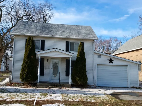 217 N Walnut St, Arcola, IL 61910