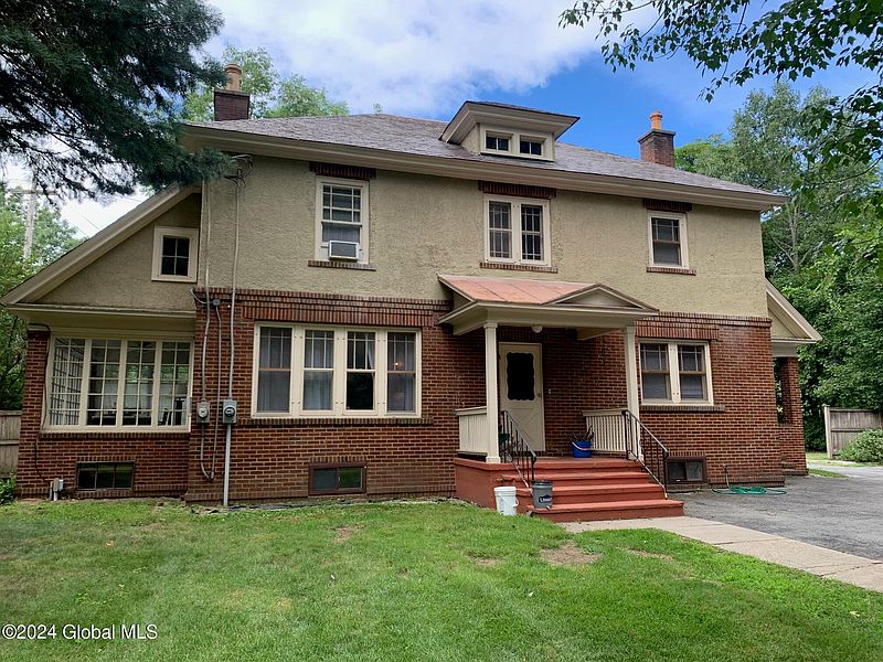 3rd image of 611 Glen Street