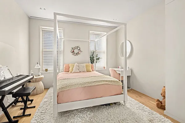 Sold by Compass | media 10