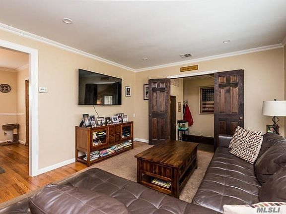 3rd image of 131 Knollwood Dr