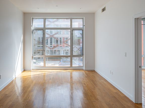 3rd image of 13 Melrose St #2A