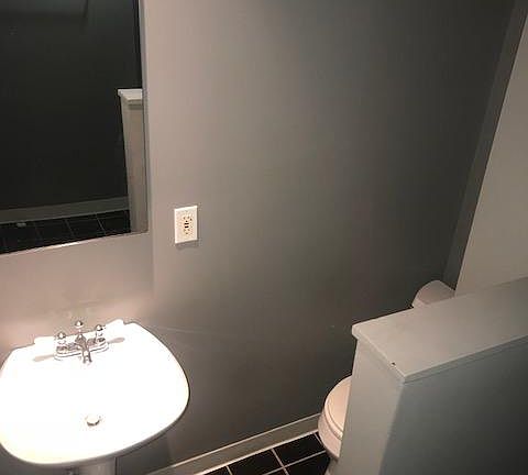 5th image of 4059 Saint Clair Ave #320