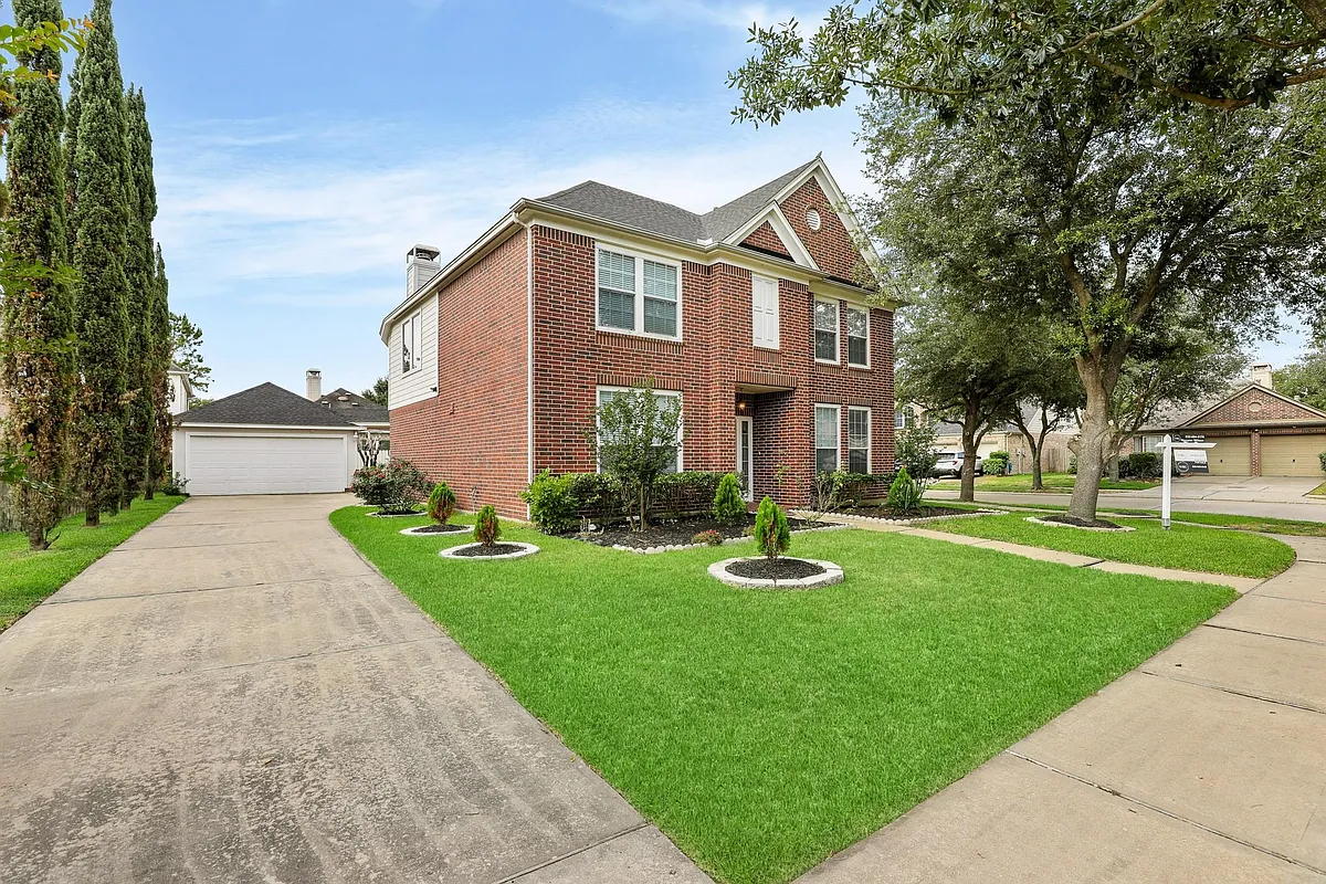 Building Photo - 17611 Haywood Oaks Dr