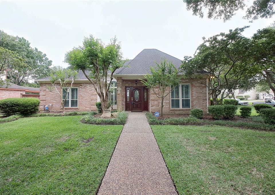 1st image of 22835 Spatswood Ln