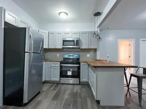 57 Orient Avenue image 2 of 10