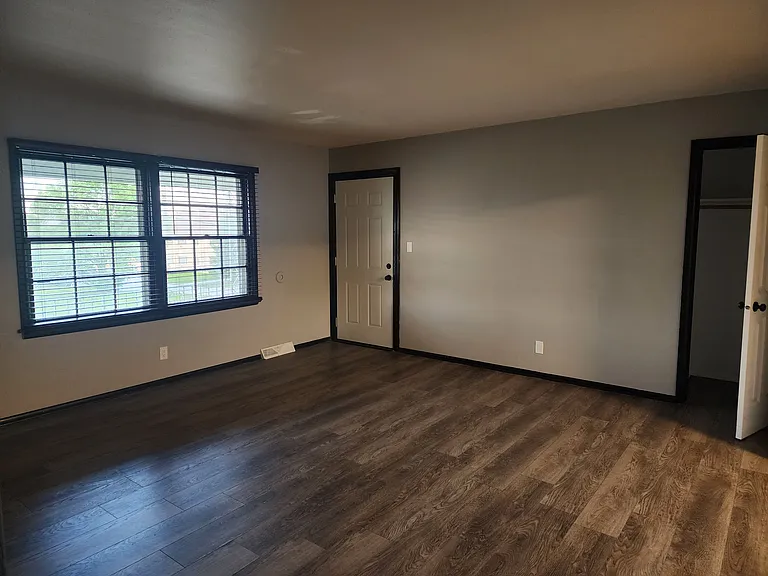 8623 W Fond Du Lac Ave — Photo 2