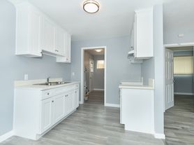 1304 W 134th St, Gardena, CA