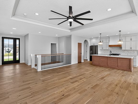 3rd image of 18048 Tanglewood Dr