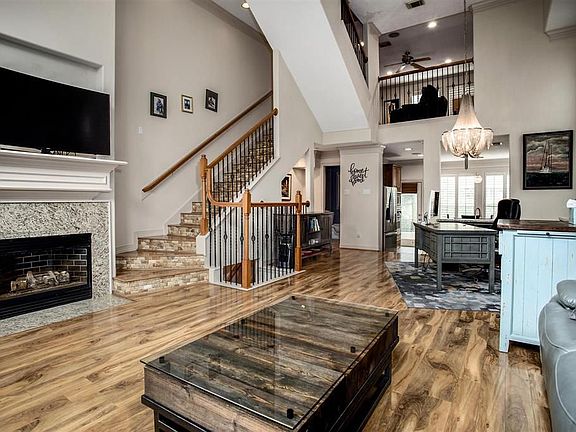 3rd image of 1515 Hyde Park Blvd Unit 42
