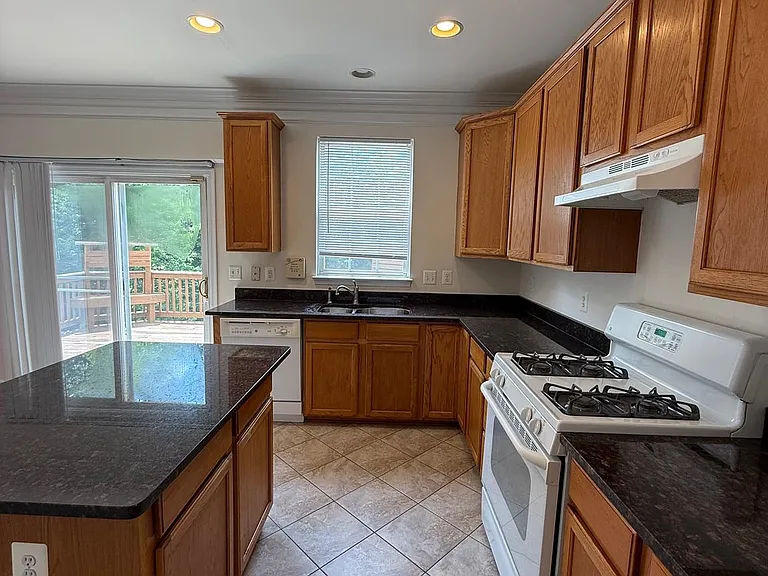 108 Davidson St — Photo 12