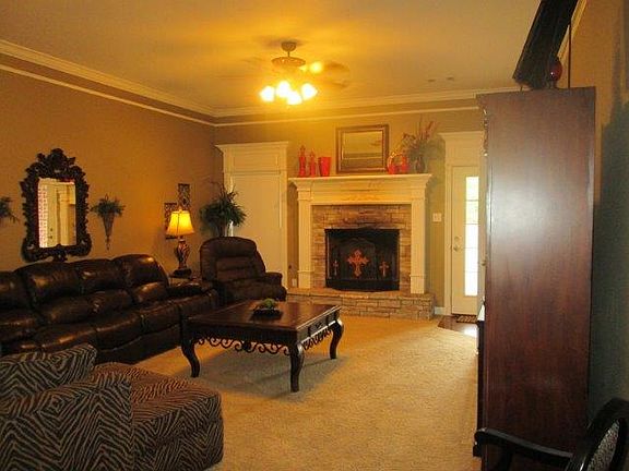 3rd image of 12 Palmer Ct