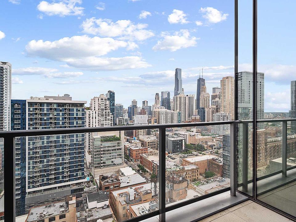 1st image of 212 W Kinzie St #711
