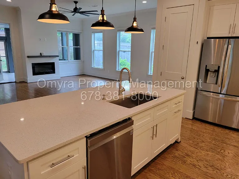 712 Glenwood Ave SE #B — Photo 4