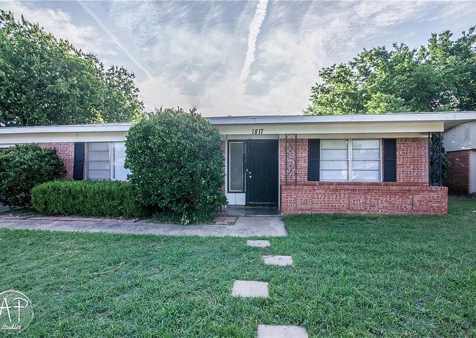 1st image of 1817 Ivanhoe Ln