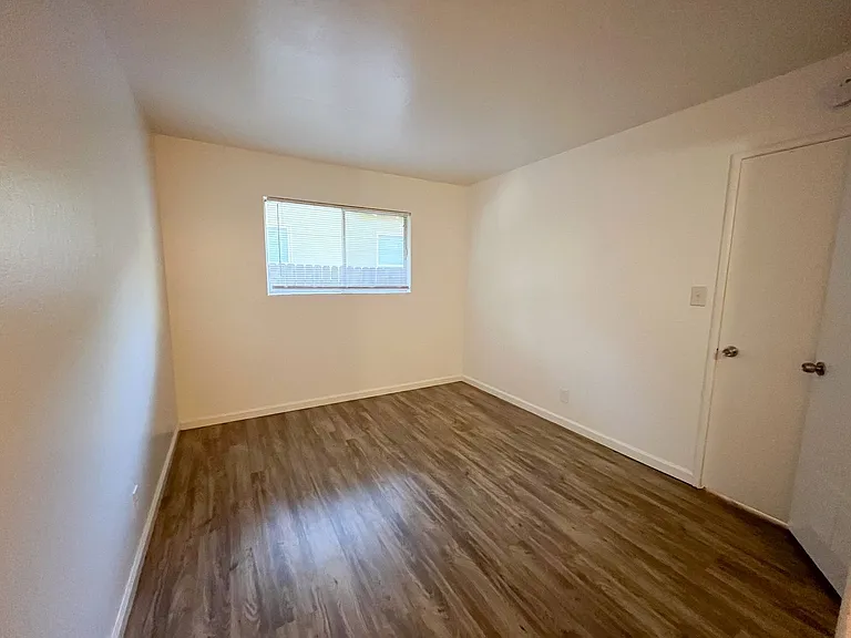 1075 Cypress St #7 — Photo 4