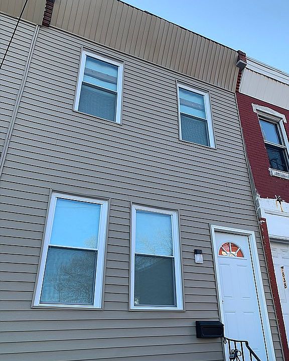 2nd image of 1840 E Madison St