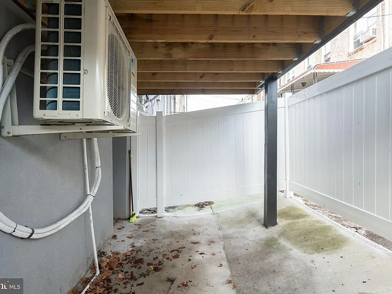 1449 S 32nd St #1 — Photo 4