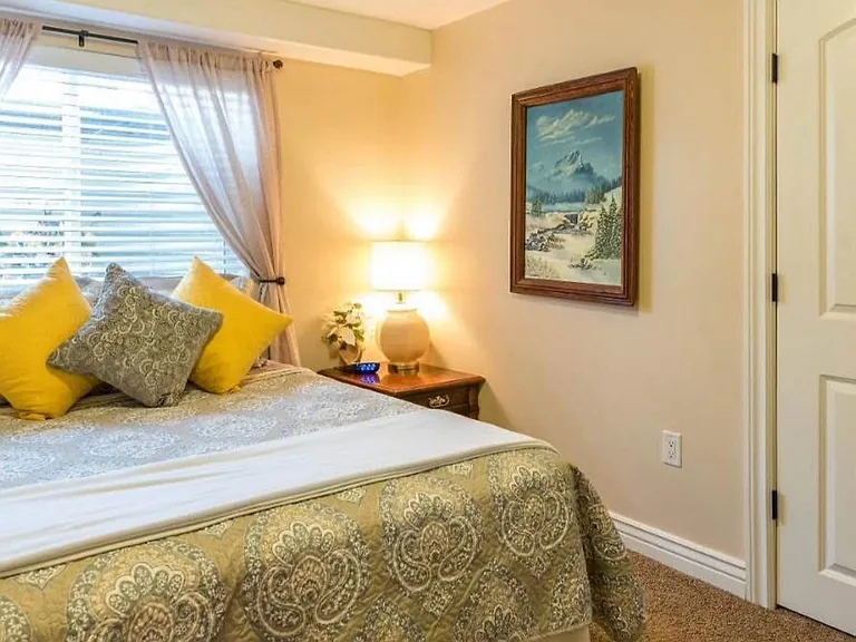 236 S Aileen Way #A — Photo 9