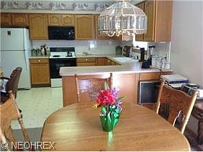 5th image of 250 Park Place Dr